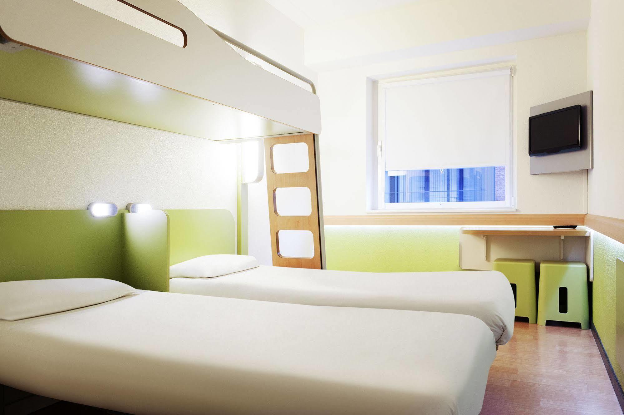 Ibis Budget Cergy St Christophe Zewnętrze zdjęcie