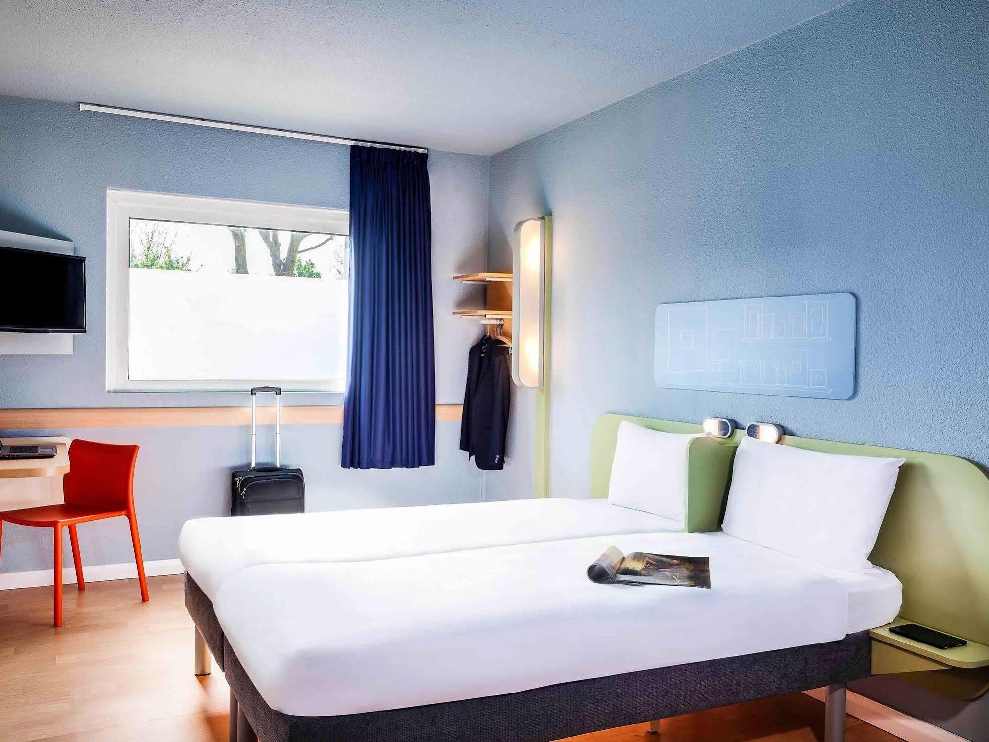 Ibis Budget Cergy St Christophe Zewnętrze zdjęcie